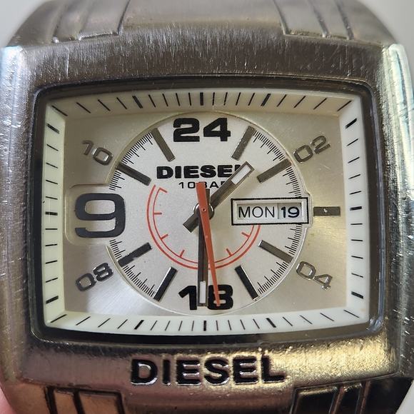 Diesel Watch Silver DZ-1218 Watch with White Face - Picture 14 of 16
